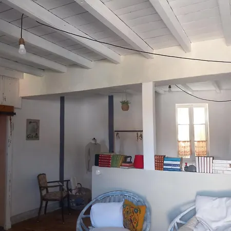 Bed and breakfast La Maison Aux Livres Rioux-Martin