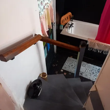 Bed and breakfast La Maison Aux Livres 3*