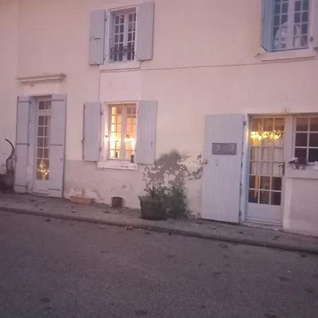 La Maison Aux Livres Panzió 3*